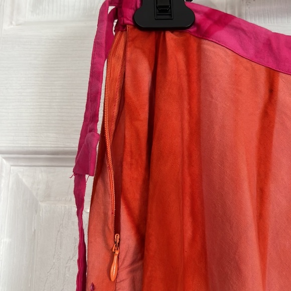 Stunning Skirt with an array of Red,Orange, Pink, Blue 100% Cotton. Waist band - Picture 6 of 9